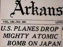原爆投下を伝えるアーカンソーガゼット紙の見出し